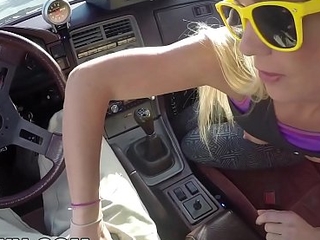 XXX PAWN - Blonde Bimbo Tries To Play up perform Her Car, Uneaten More Selling Herself